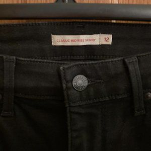 Black Levi's Skinny Jeans
